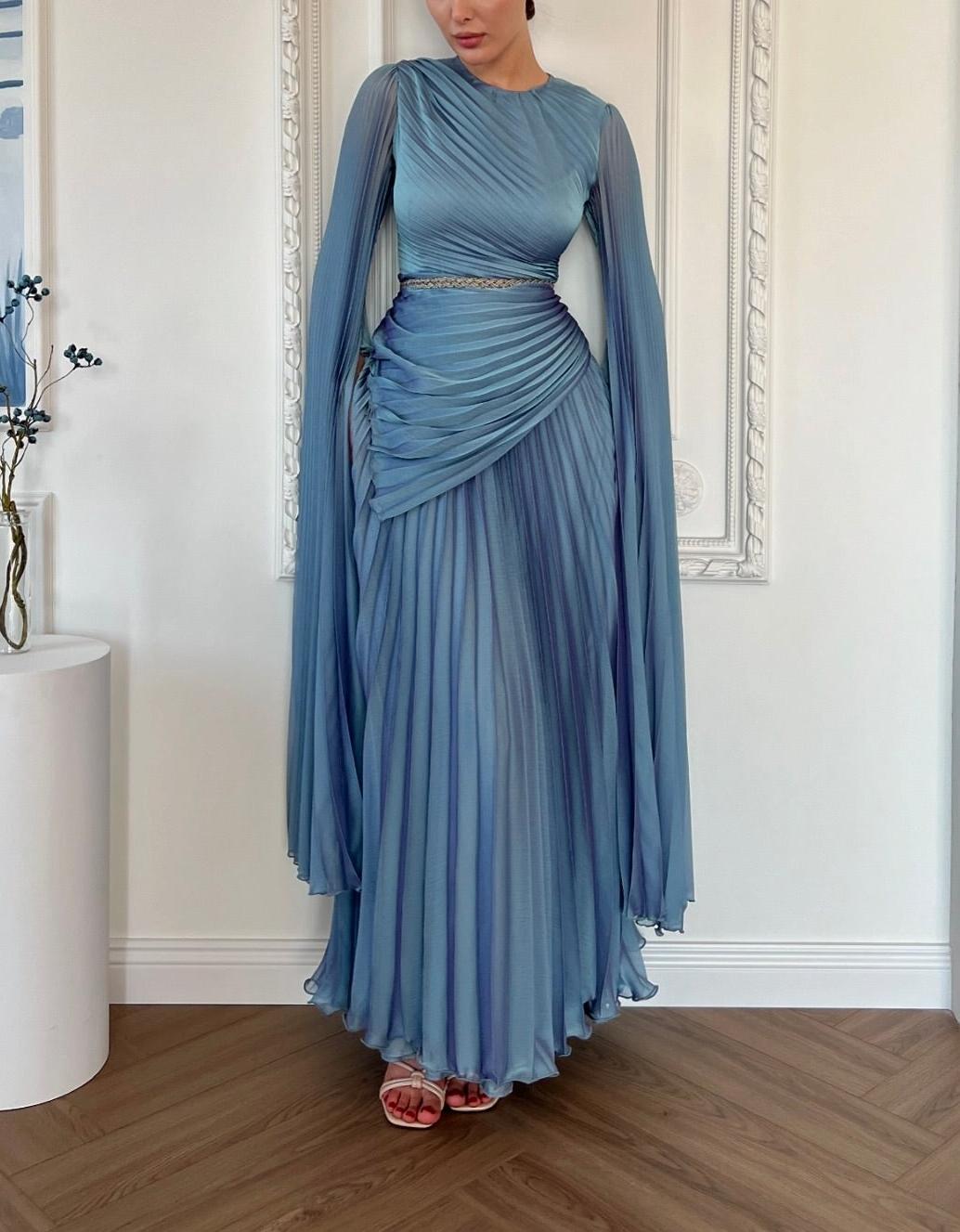 Round Neck Long Sleeve Elegant Pleated Dress