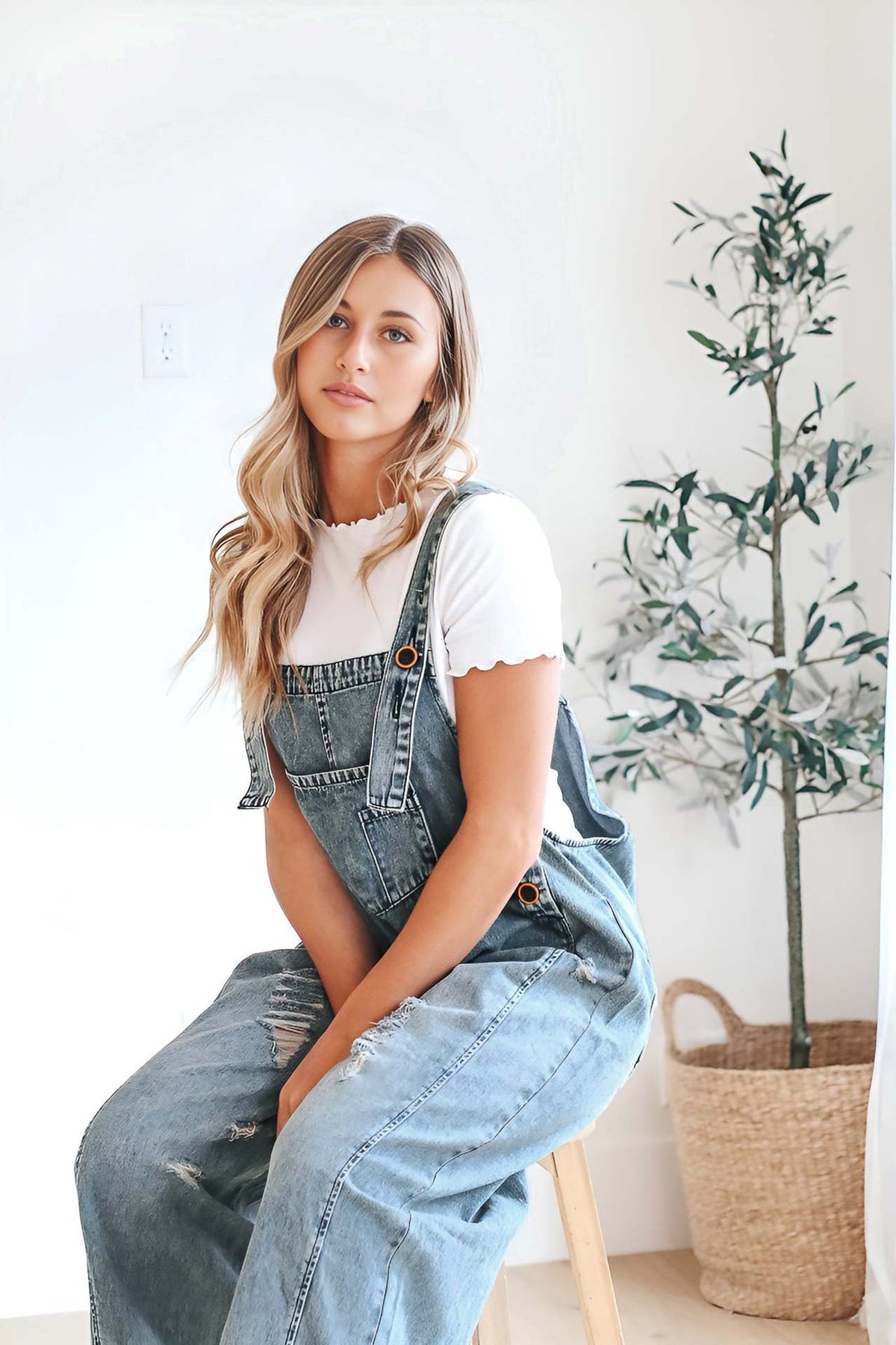 Distressed Buttons Square Neck Sleeveless Loose Denim Jumpsuits