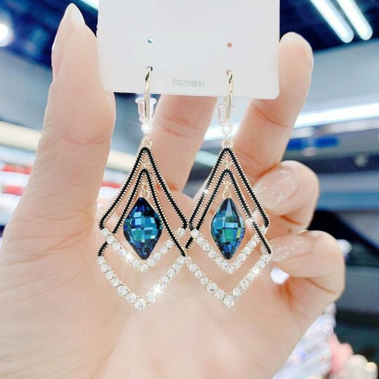 Rhombus Sapphire Earrings