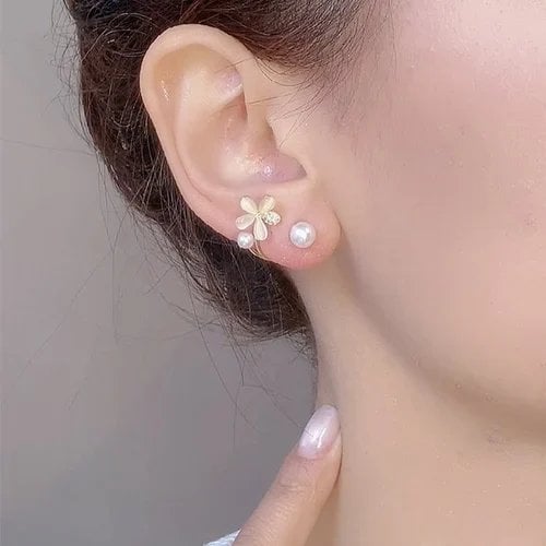 Elegant Flower Stud Earrings